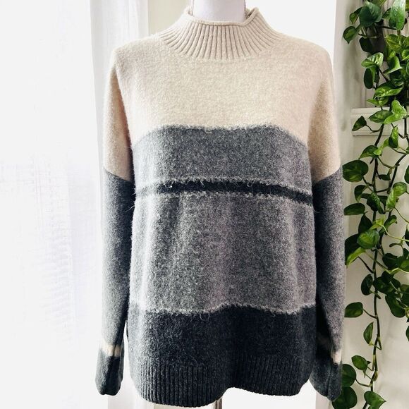 Universal Thread Gray & Cream Mock Neck Super Soft Pullover Sweater Womens Sz XL - Picture 1 of 9
